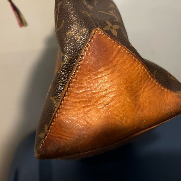 Authentic Cabas Mezzo Louis Vuitton Tote Bag - Picture 4 of 11